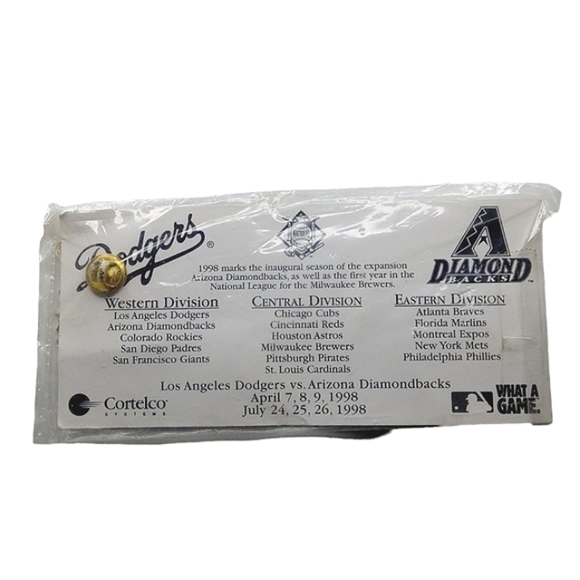 Vintage 1998 SGA Los Angeles Dodgers V Arizona DiamondBacks pin - Picture 2 of 2